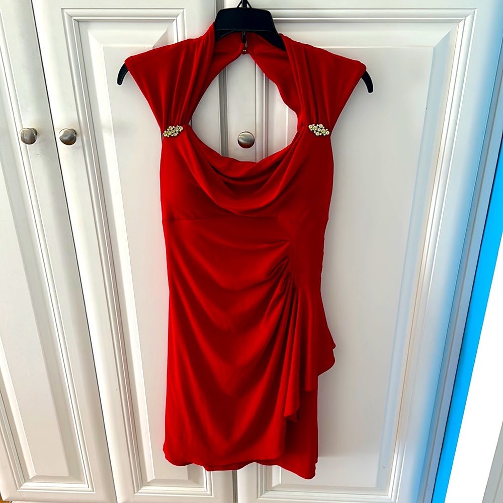 Red sleeveless dress